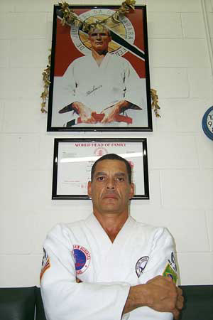 The Onzuka Brothers' Gracie Family Pictorial  Brazilian jiu jitsu, Martial  arts, Jiu jitsu