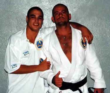 The Onzuka Brothers' Gracie Family Pictorial  Brazilian jiu jitsu, Martial  arts, Jiu jitsu