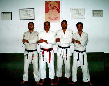 The Onzuka Brothers' Gracie Family Pictorial  Brazilian jiu jitsu, Martial  arts, Jiu jitsu