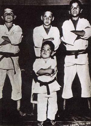 The Onzuka Brothers' Gracie Family Pictorial  Brazilian jiu jitsu, Martial  arts, Jiu jitsu